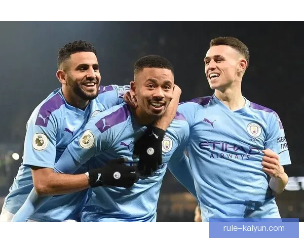 英超巅峰对决：曼城利物浦近期表现稳健